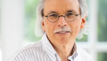 David Straney Receives Provost’s Academic Advisor of the Year Award for 2022-23 