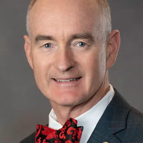 lawrence schuette headshot