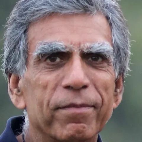 Ashok Thereja headshot
