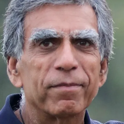 Ashok Thereja headshot