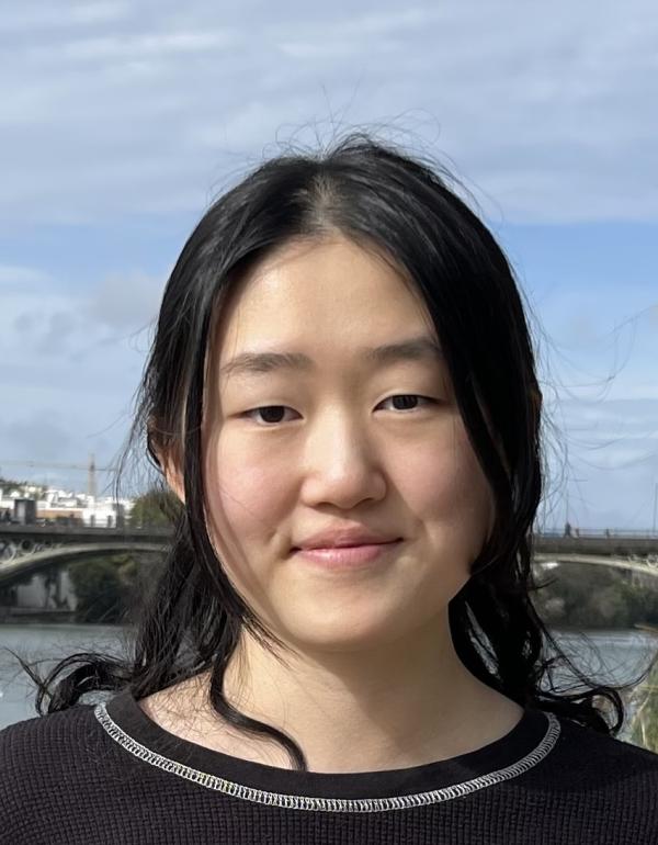 CIndy Qiu headshot