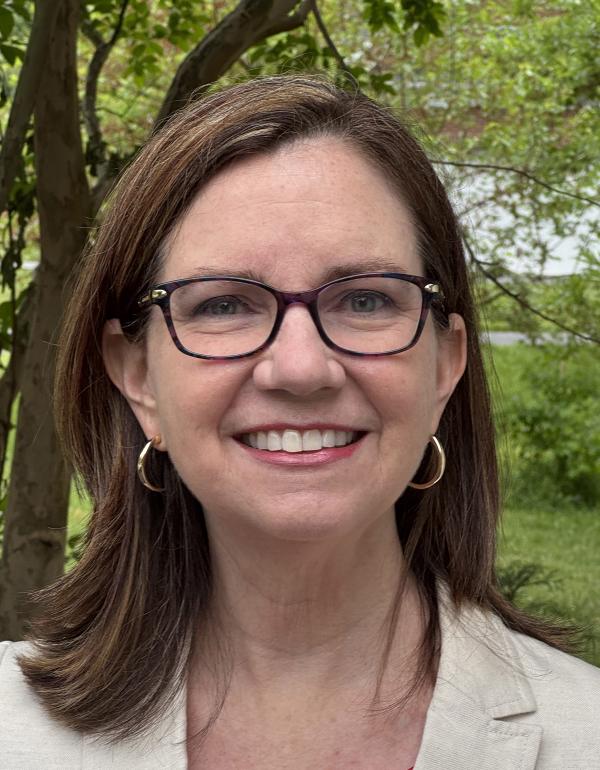 Kara Hoffman headshot
