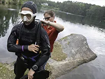 Dong scuba diving