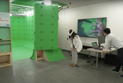 PA student experiences the VR simulation of a stroke patient