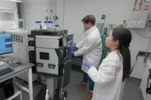 Ling Hao working in the lab