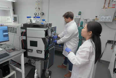 Ling Hao working in the lab