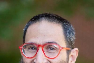 Joshua Singer headshot