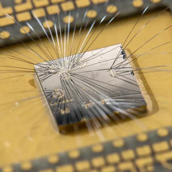 Qubit chip