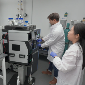 Ling Hao working in the lab