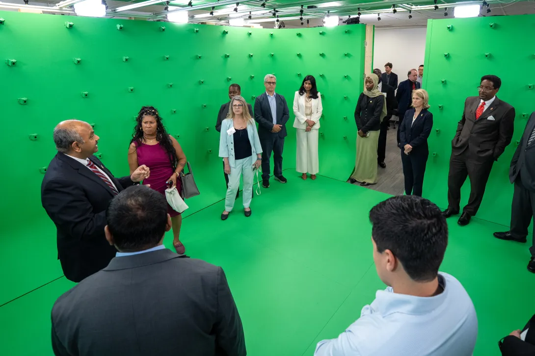Tour of the Holocamera studio at UMD